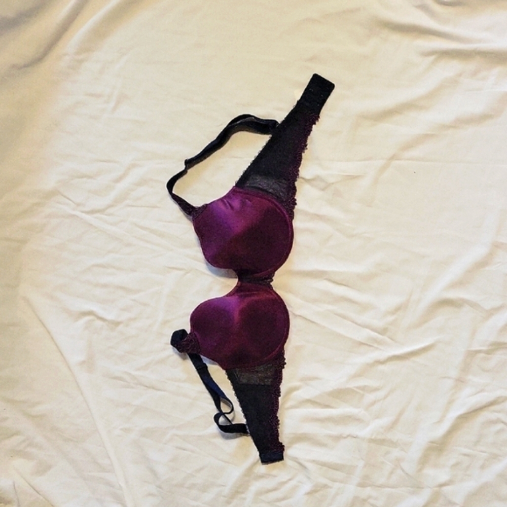 Chantelle Deep Purple and Black Lace Bra Lightly Used